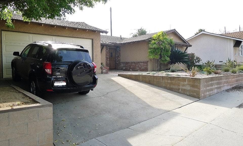 1st image of 1360 Arroyo Dr