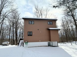 198 Chestnuthill Dr, Lake Ariel, PA 18436