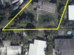 11530 SW 43rd St, Miami, FL 33165