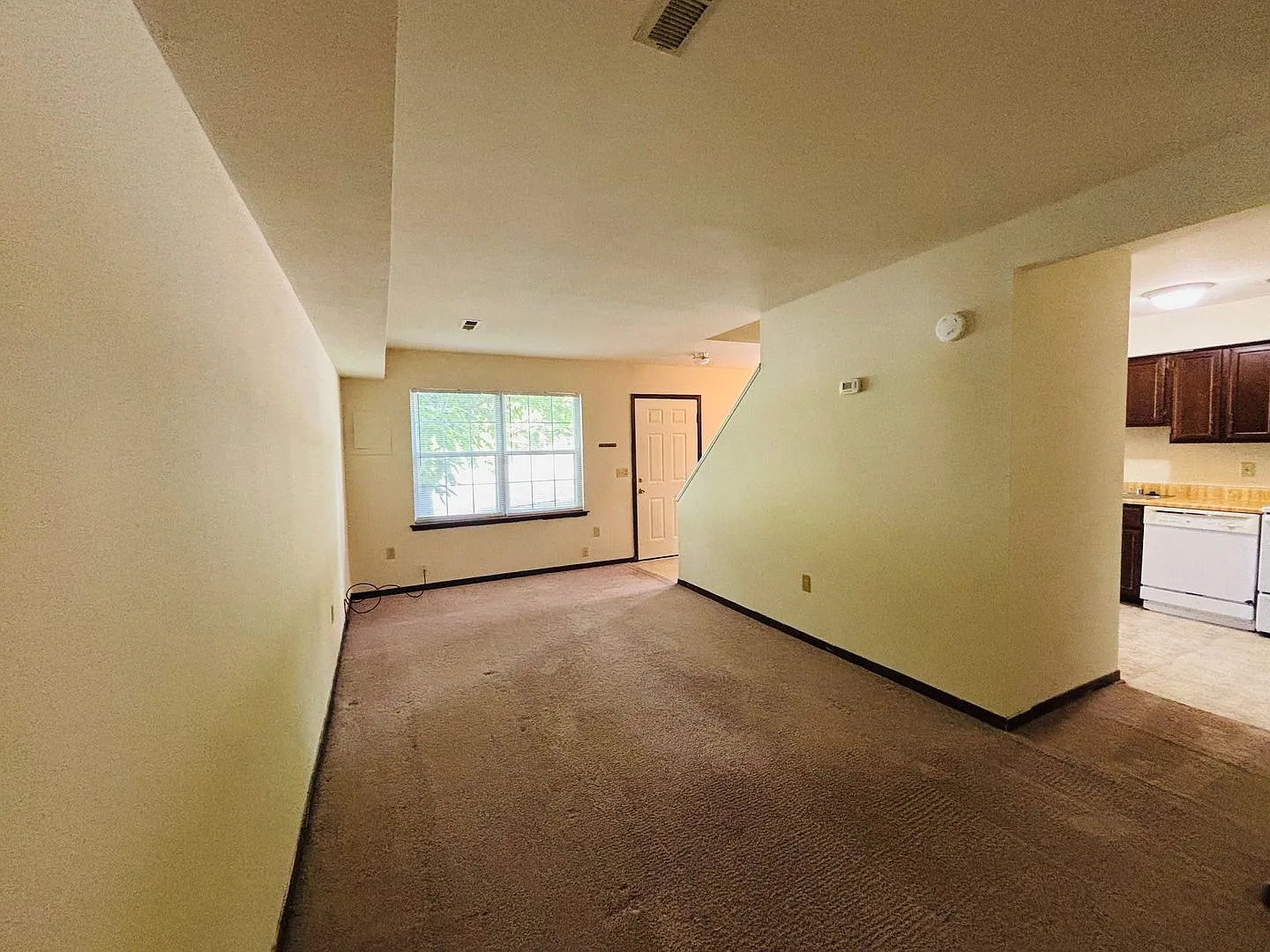 2 Bedroom 1.5 Bathroom Townhouse — Photo 4