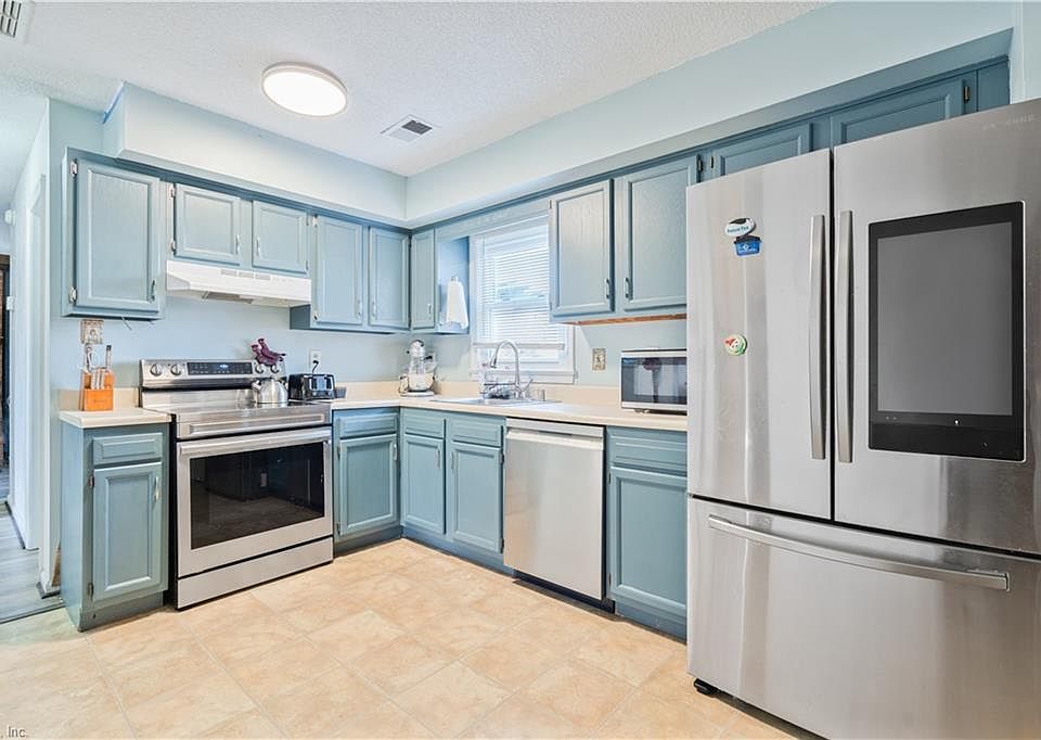 1st image of 5876 Beechwalk Dr