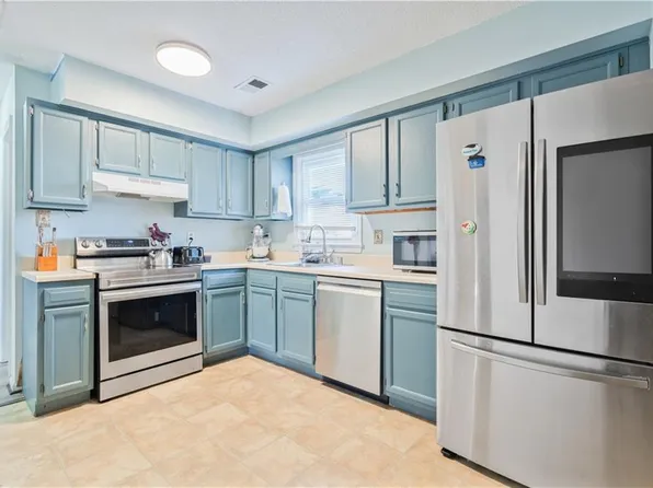 5876 Beechwalk Dr, Virginia Beach, VA 23464