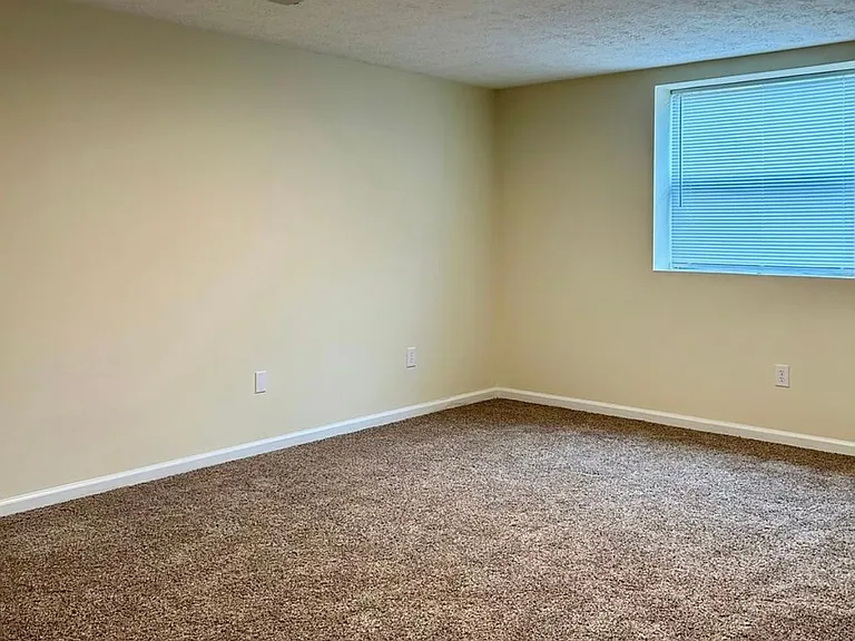 390 Gibson Ln — Photo 6