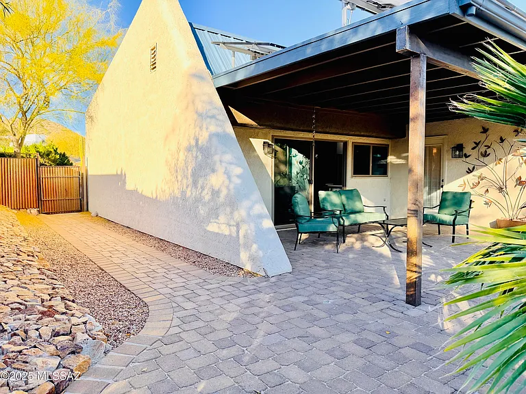 2871 W Saint Tropaz Ave — Photo 32