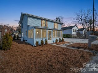 609 Edgewood Ave, Hendersonville, NC 28792