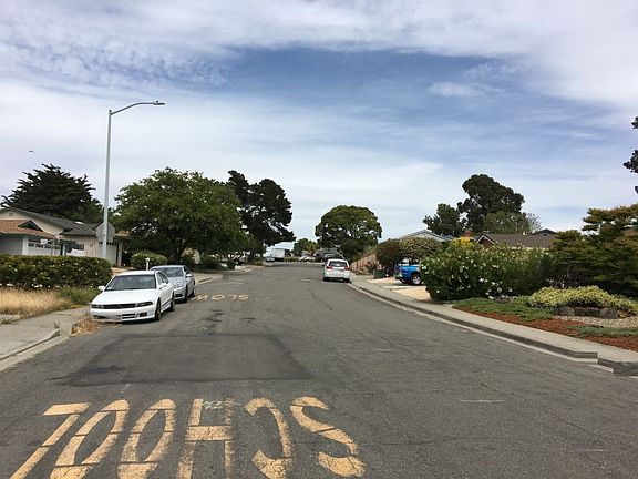 5th image of 2063 Cypress Ave