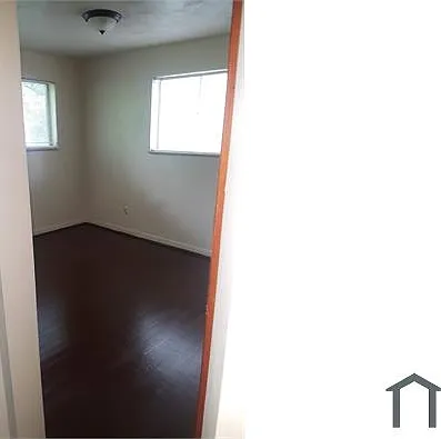 4525 Edgewood Blvd — Photo 6