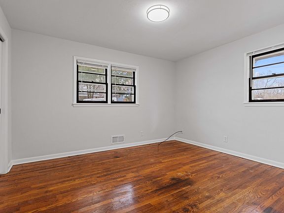 3rd image of 2235 19th Ave