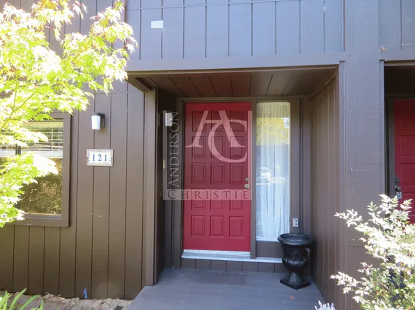 121 Tree Frog Ln, Santa Cruz, CA 95060