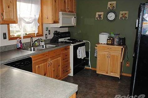3rd image of 1424 Guenther Ave