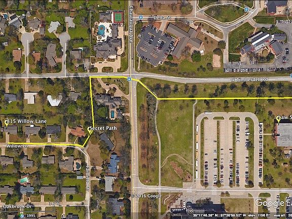 Walk to Campus / Law School