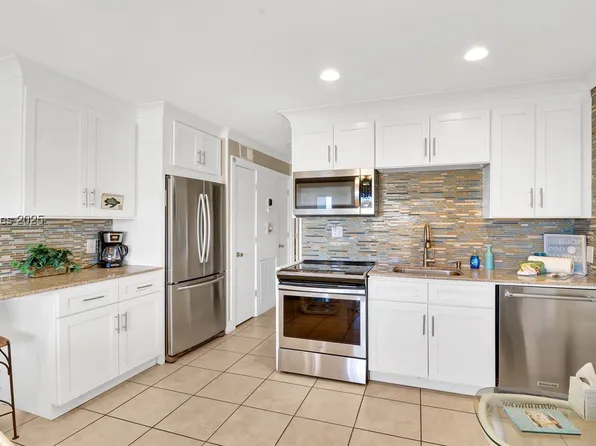 40 Folly Field Rd APT A219, Hilton Head Island, SC 29928