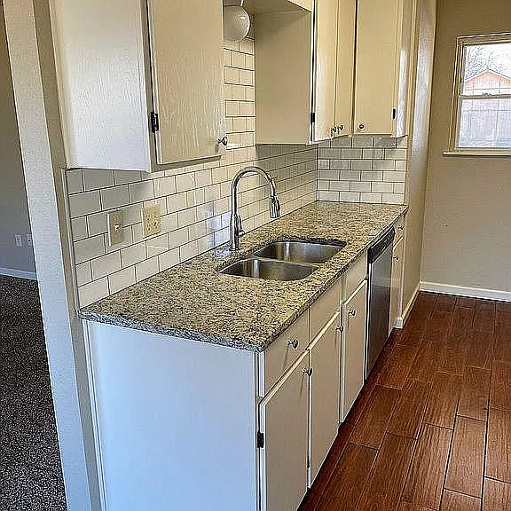 2705 N 15th St — Photo 5