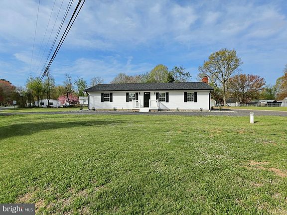 3rd image of 40405 Waterview Dr