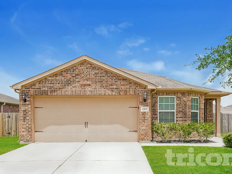 2437 Regatta Ln — Photo 2
