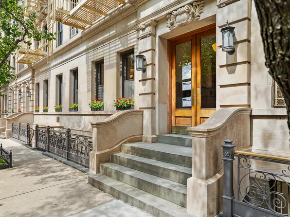 223 West 21st Street 1M image 10 of 11