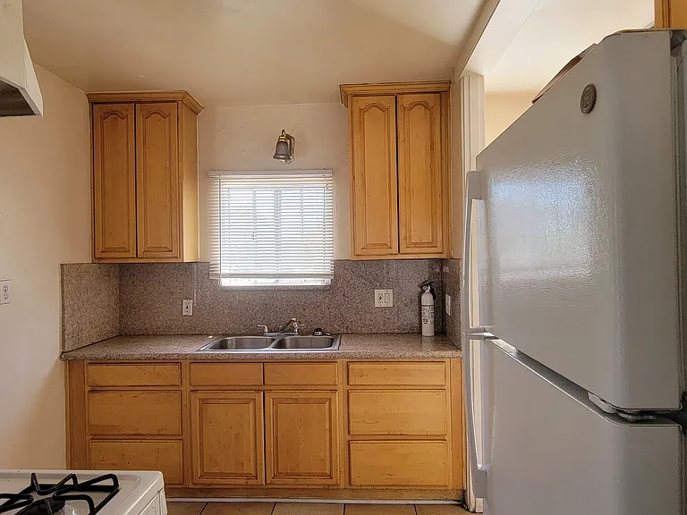 1201 S Electric Ave — Photo 7