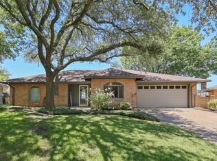 7132 Meadow Park Dr N, North Richland Hills, TX 76180