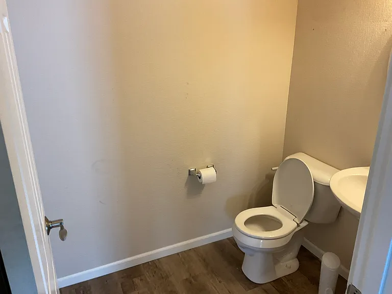 703 26th St NW #1 — Photo 3