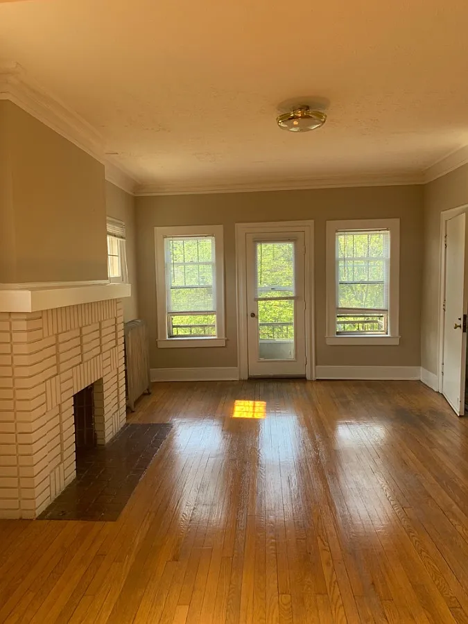 The Crestview — Photo 2