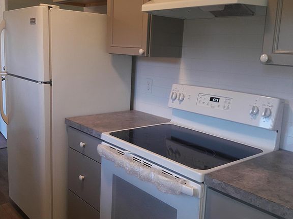 2nd image of 15609 SE 1st St