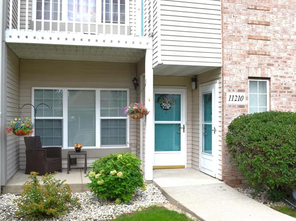 11210 W Gilbert AVENUE #E, Wauwatosa, WI 53226