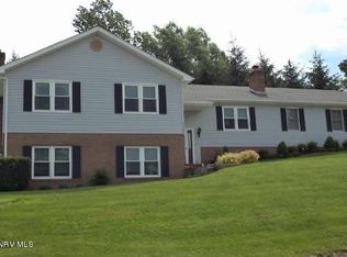 1100 Juniper Dr, Christiansburg, VA 24073