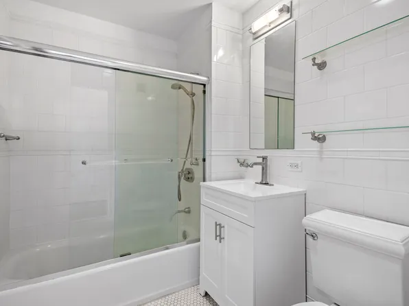 425 5th Avenue image 5 of 11