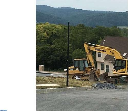 4th image of 813 Stitzer Ave