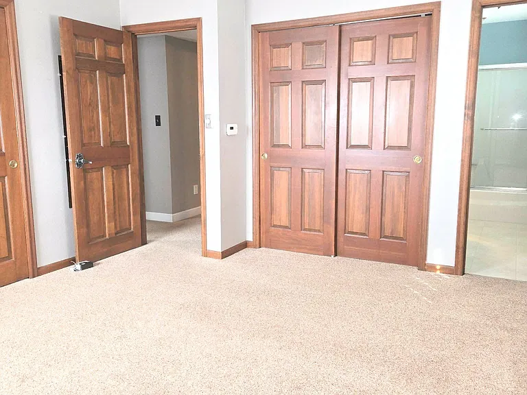 110 Bicentennial Ct — Photo 17