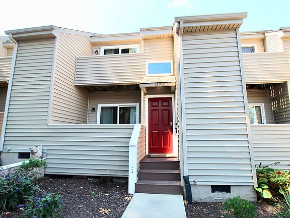 3rd image of 1320 Bradley Dr #4B-2Ba