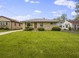 4373 S Iowa Ave, Saint Francis, WI 53235