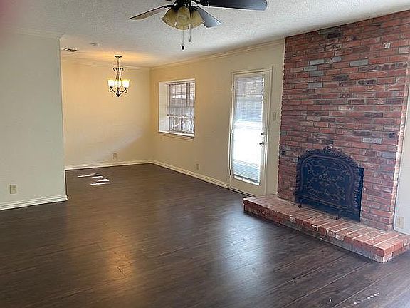 Den & Dinette area