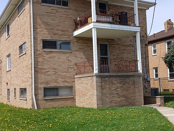 3rd image of 5995 Ridge Rd APT 2