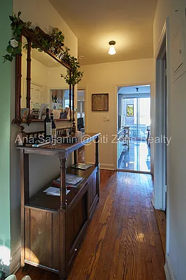 Rented by Citi Zone Realty | media 7