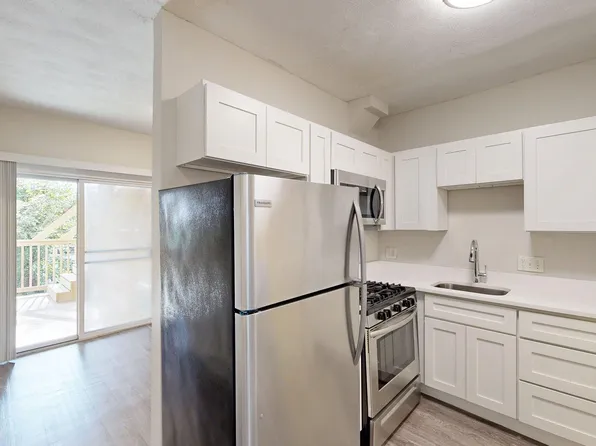 205 Chelsea St, Boston, MA