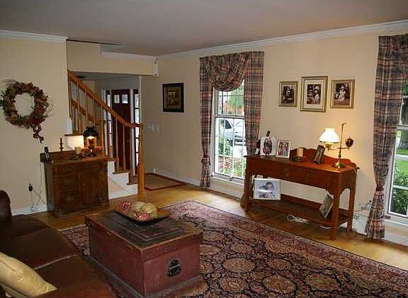5th image of 209 Woodshire Ct
