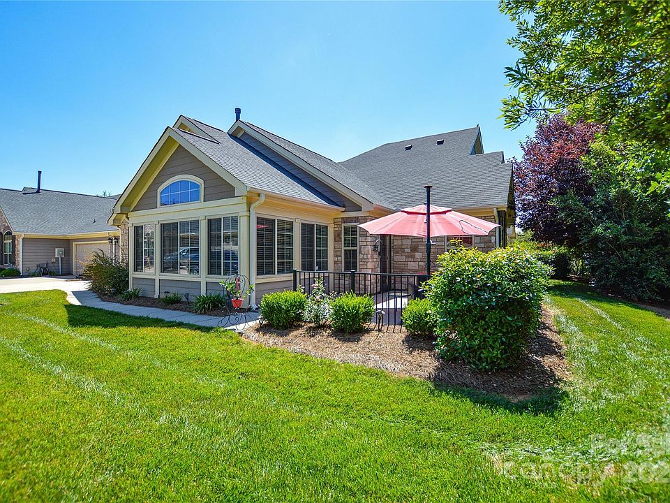 1st image of 2351 Villa Oaks Ct