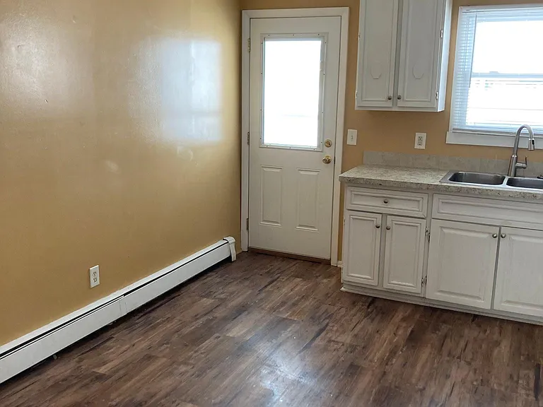 164 Comet St #5 — Photo 7
