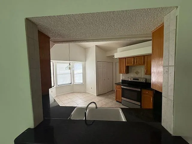 3 bed, 1727 sqft, $2,750 — Photo 4