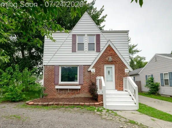 2037 Vivian Rd, Monroe, MI 48162
