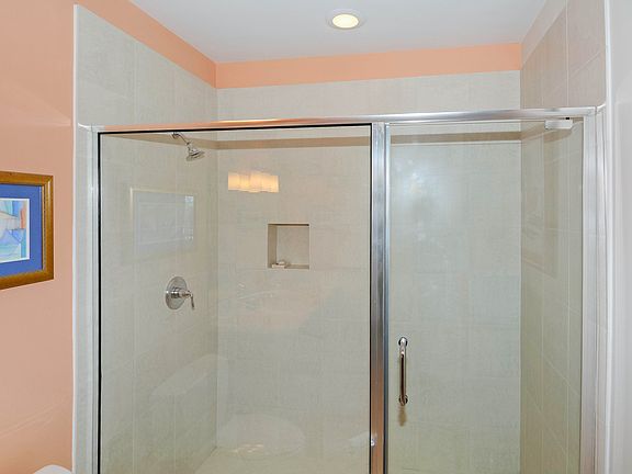 4th image of 2625 NE 14th Ave APT 400