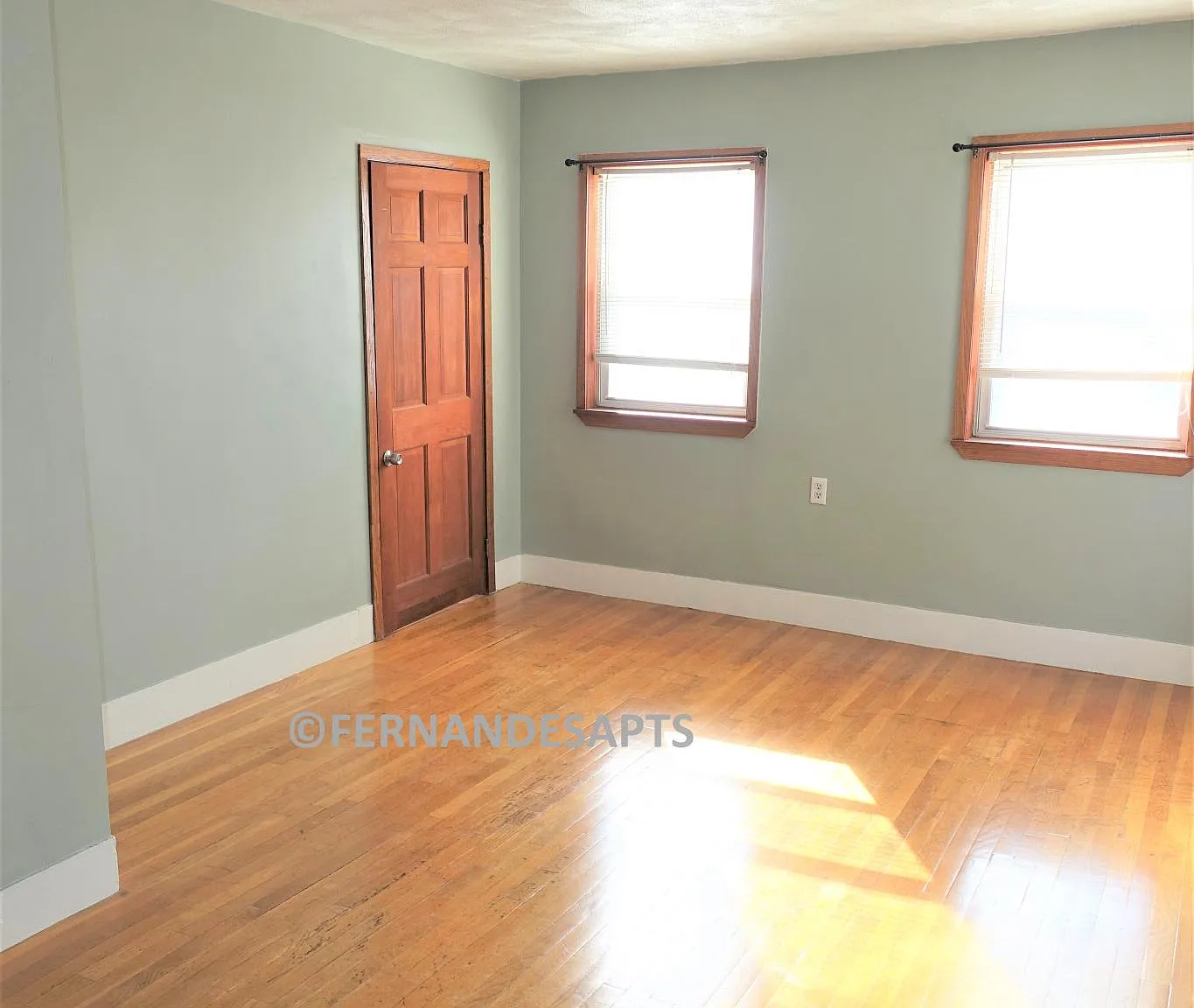 4 bed, 1.5 bath, 1600 sqft, $4,400 — Photo 4