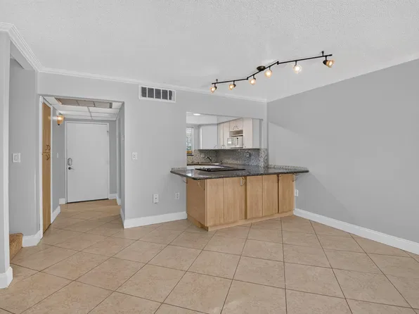 892 SW 9th Street Cir APT 7, Boca Raton, FL 33486