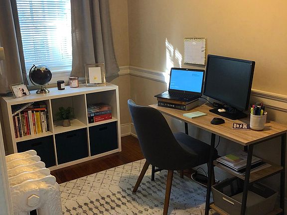 5th image of 204 N Sheppard St APT 1