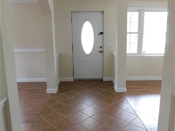 3rd image of 3110 Norway Pl