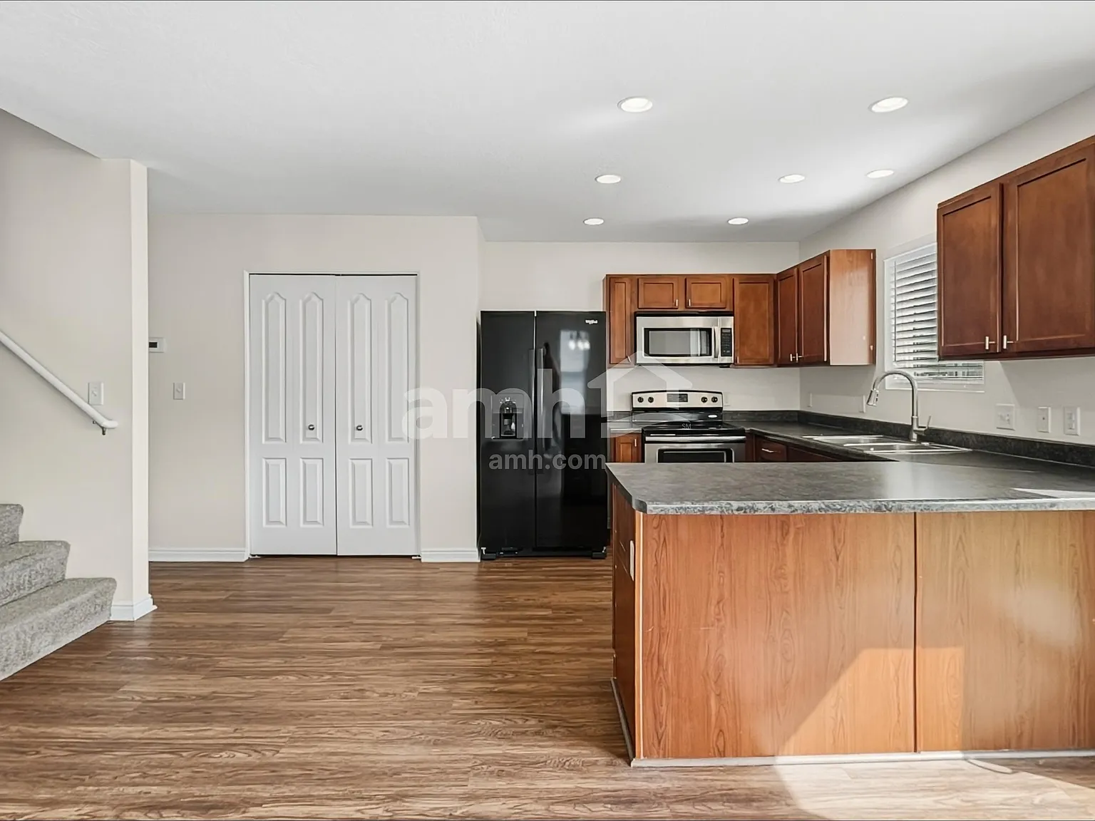 4 bed, 2.5 bath, 2391 sqft, $2,315 — Photo 3