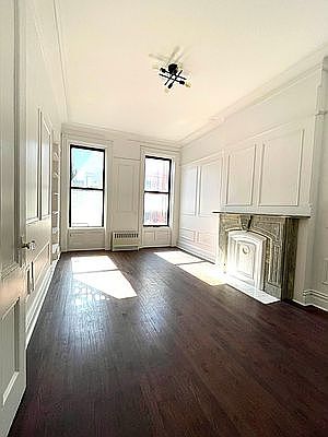 4th image of 319 E 85th St #4W
