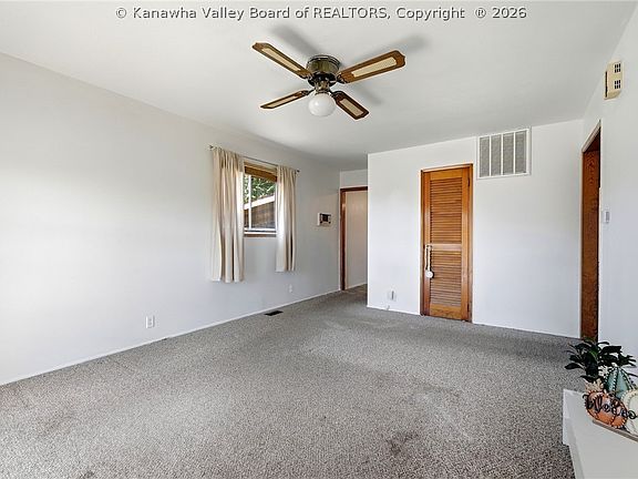 3rd image of 300 Ada Dell Ave