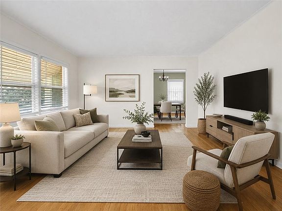 3rd image of 1712 Clifton Way SE